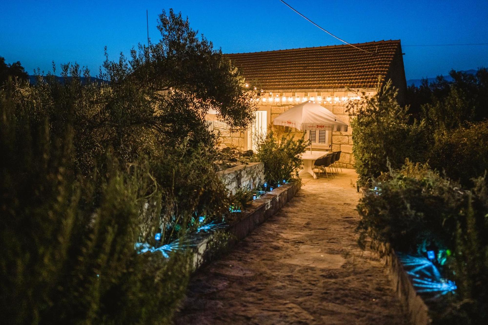 Orgula Hotel Lumbarda Exterior foto